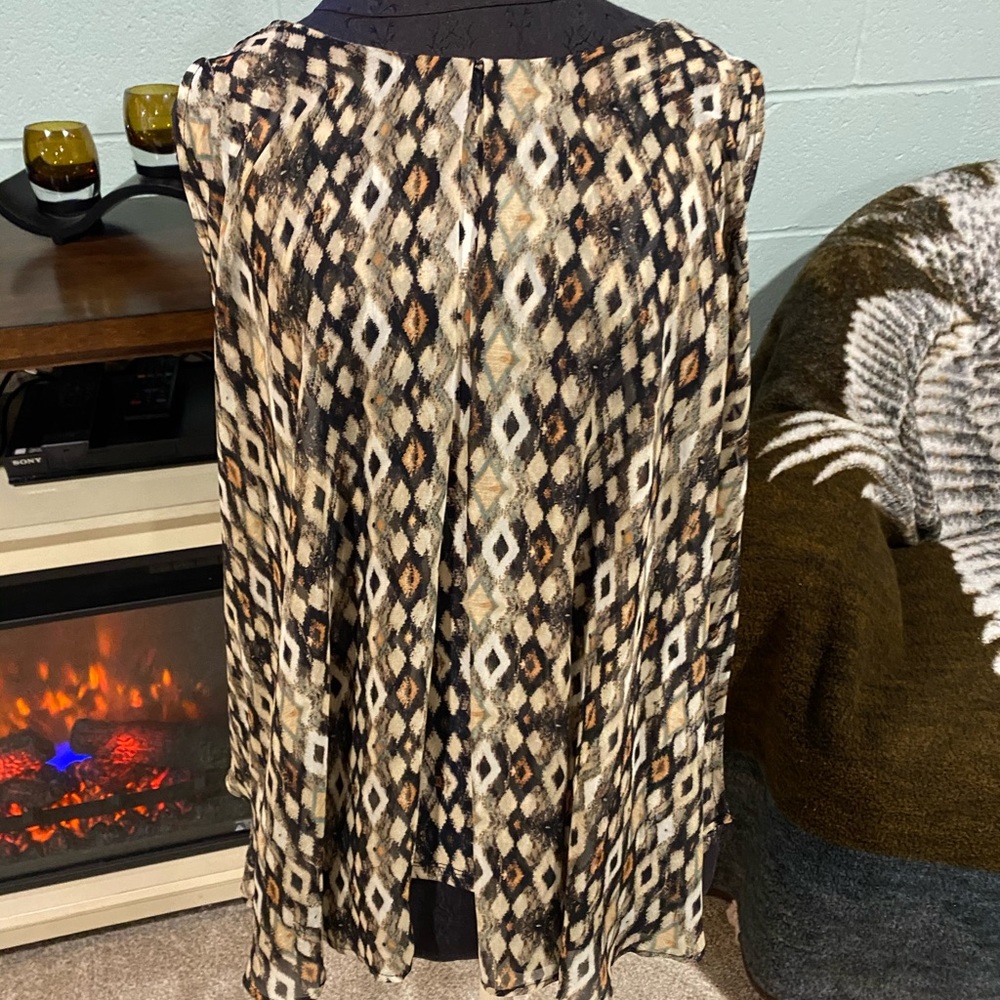 Roz & Ali sleeveless tunic with overlay